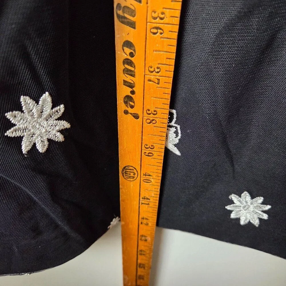 EUC BEAUTIFUL WHITE HOUSE BLACK MARKET WHITE BLACK EMBROIDERED DRESS SIZE 10 / M - Picture 16 of 16